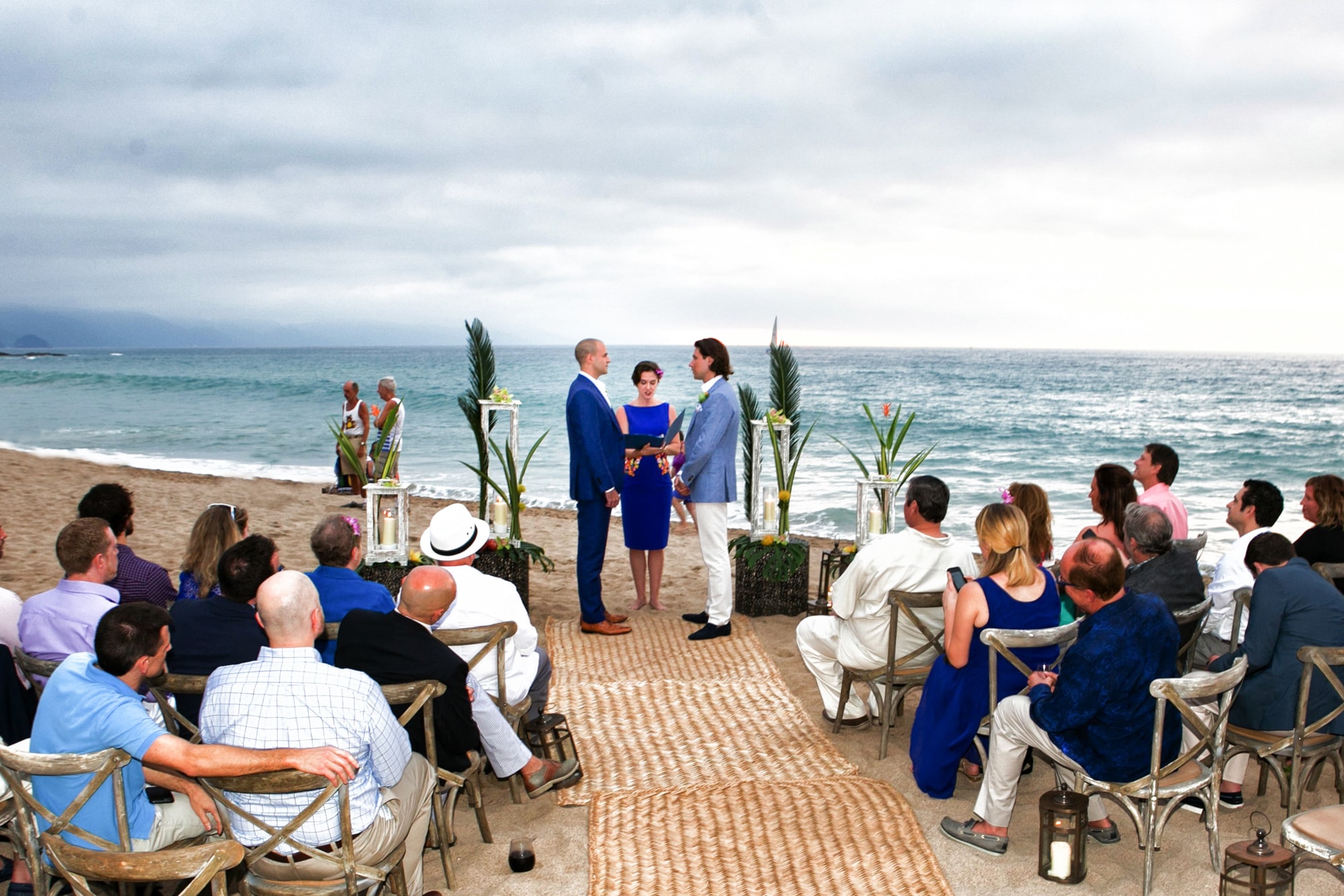 Destination wedding ceremony on Mexico Beach