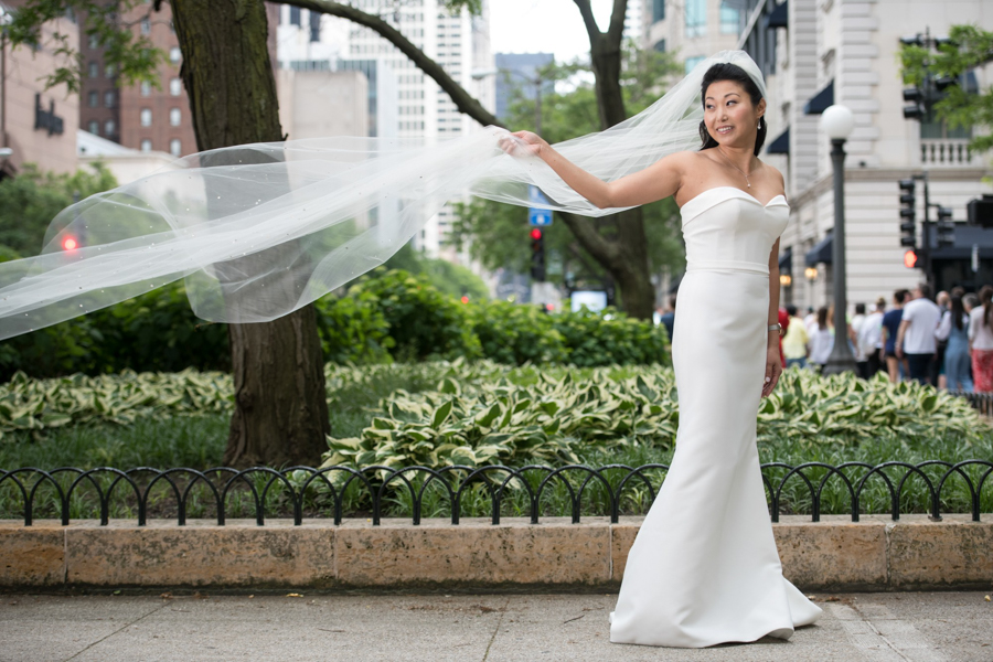 chicago bride with dramatic veil